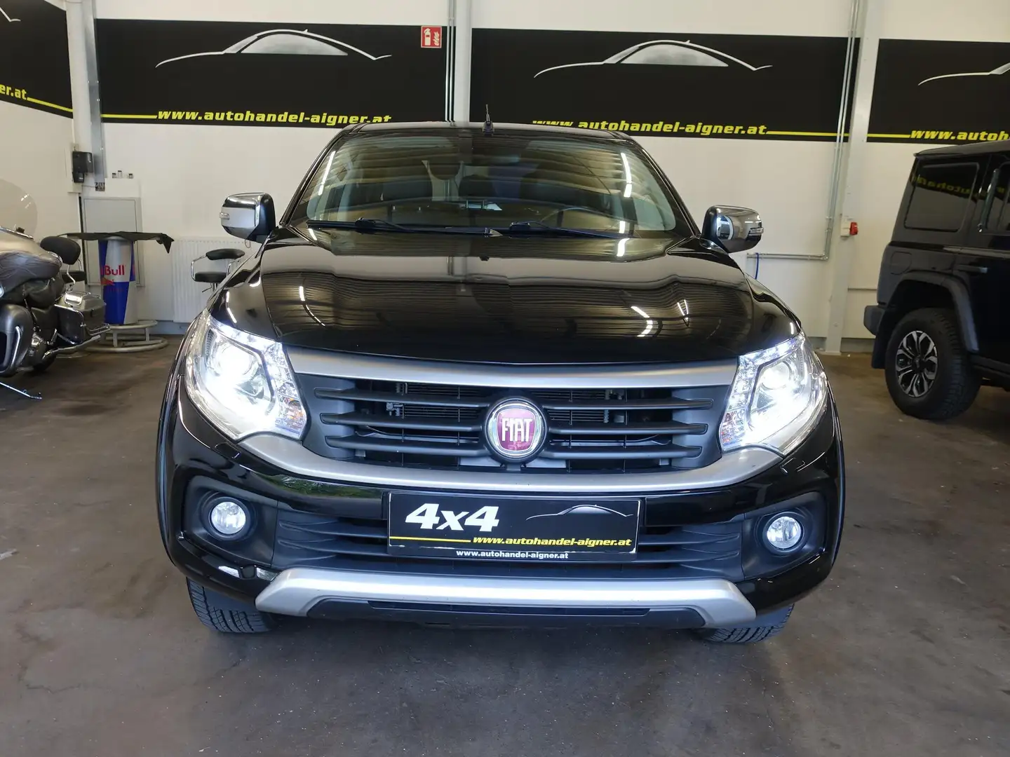 Fiat Fullback Double Cab LX Basis Schwarz - 2