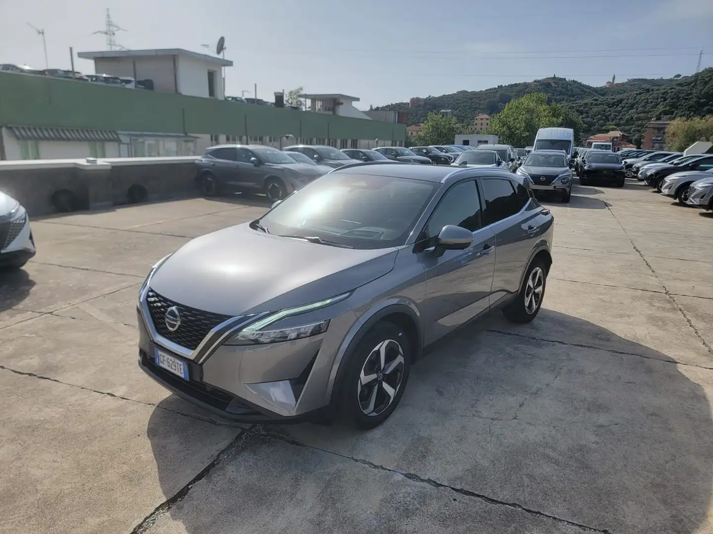 Nissan Qashqai 1.3 mhev Premiere Edition 2wd 140cv Grigio - 1