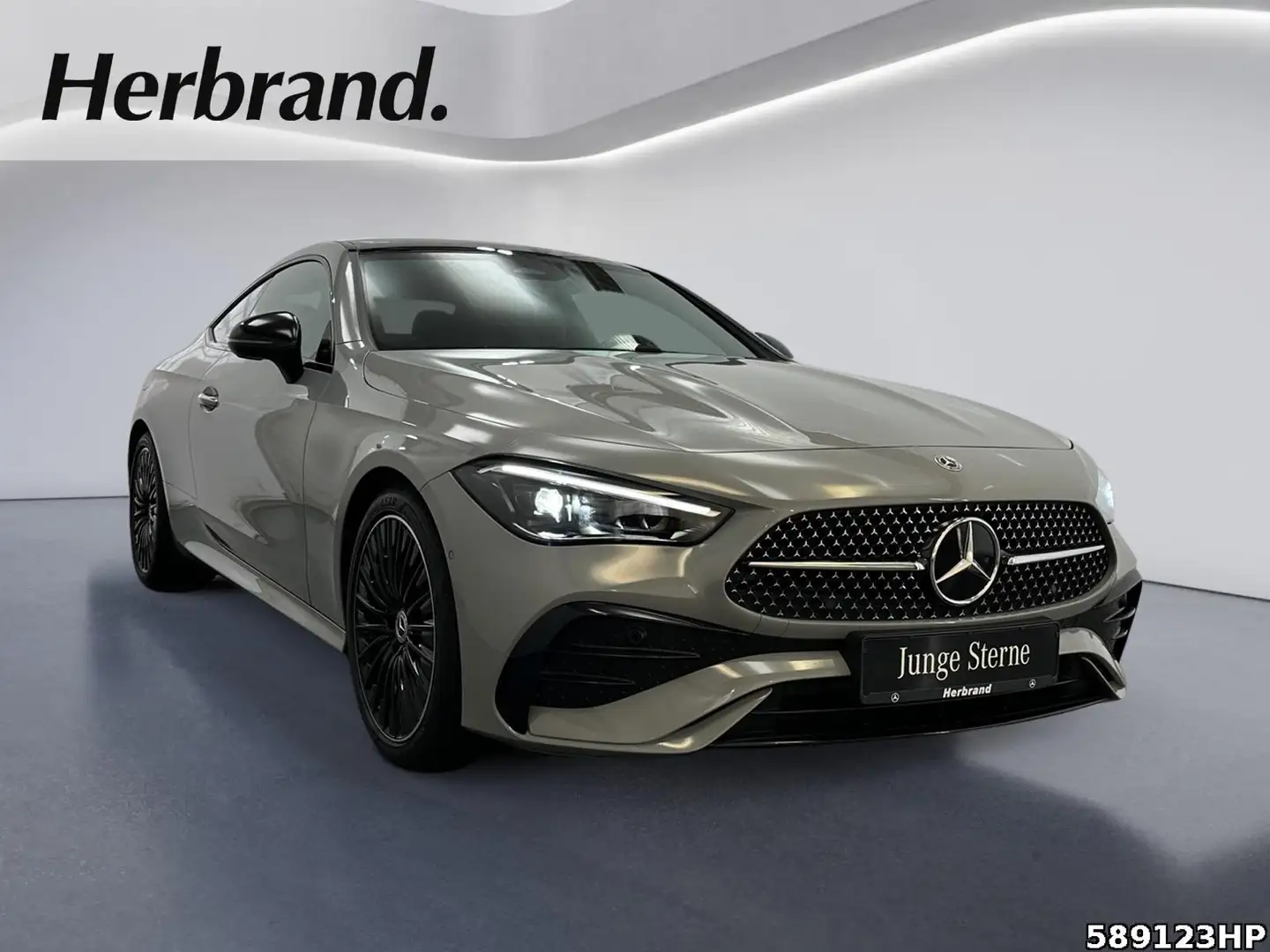 Mercedes-Benz CLE 200 Coupé AMG Night Pano 19" Memory Keyless Gris - 2