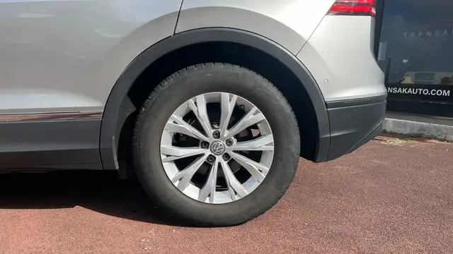 Volkswagen Tiguan view 14