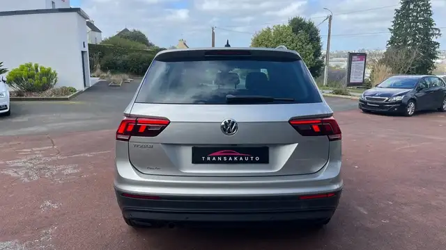 Volkswagen Tiguan view 6