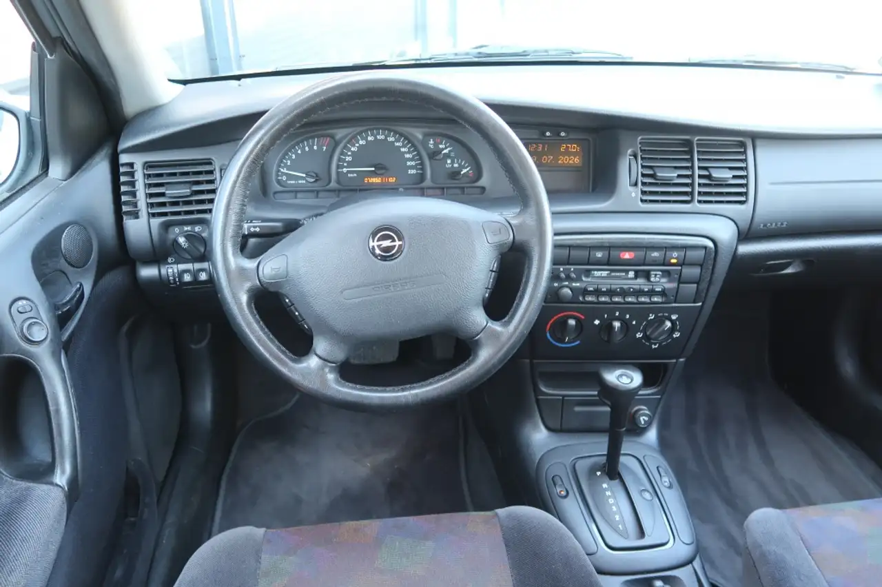 Opel Vectra 1.6-16V Diamond 100 Edition (Unieke auto, unieke k, foto 4