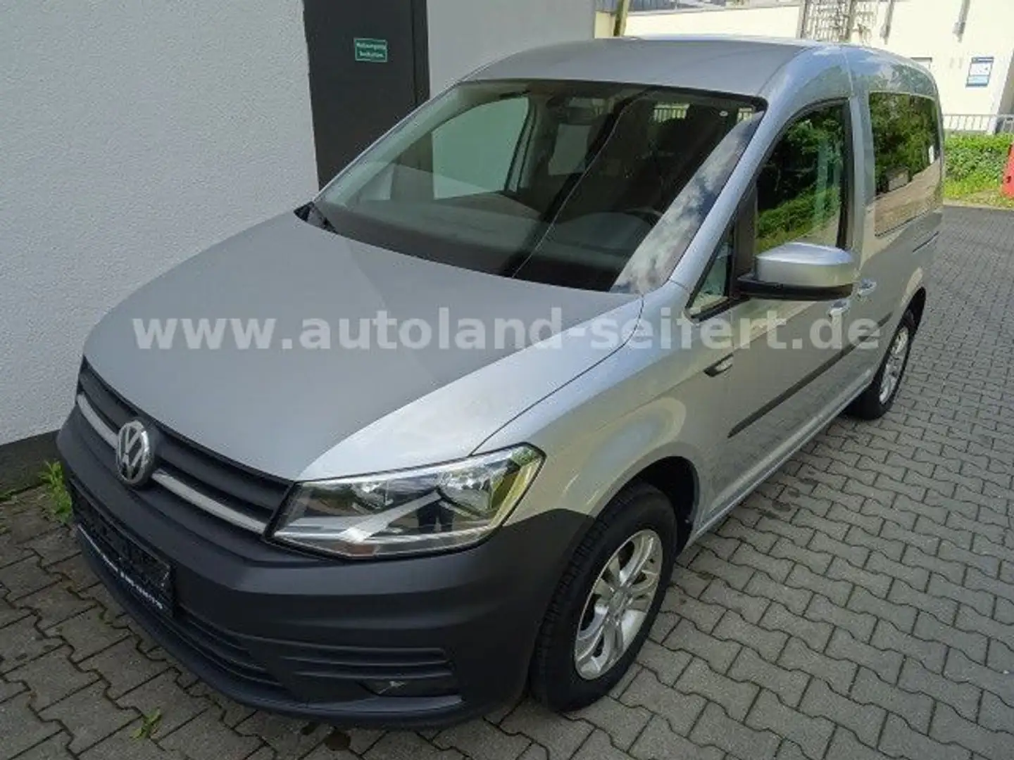 Volkswagen Caddy 2,0 tdi/Navigation/Standheizung/PDC/5-Sitz Silber - 1