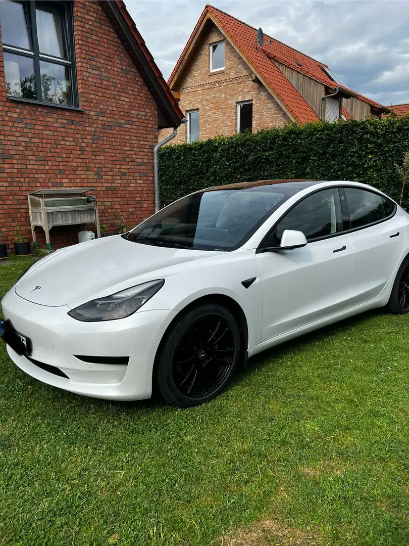 Tesla Model 3 Standard Reichweite Plus Hinterradantrieb Weiß - 2