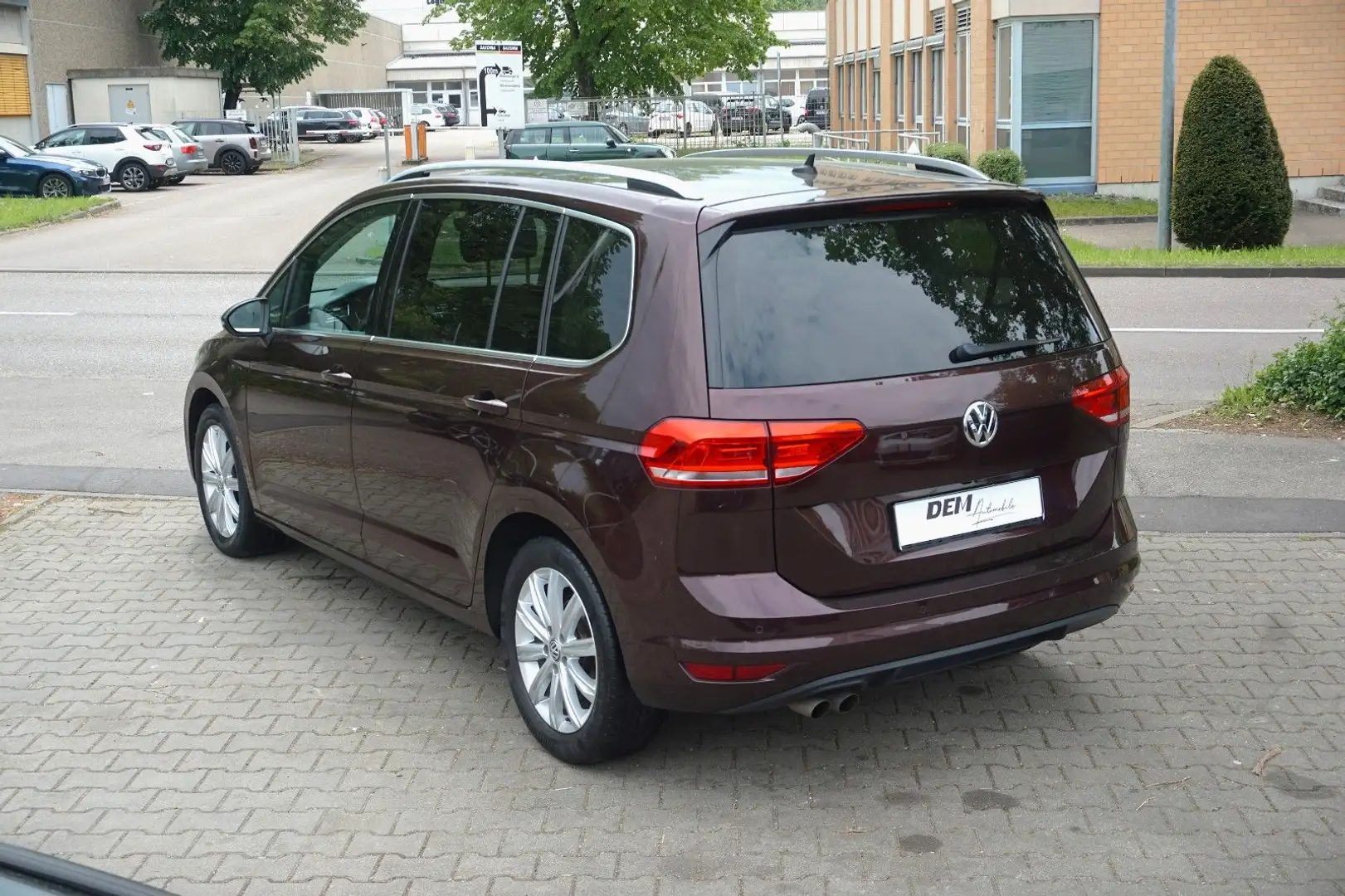Volkswagen Touran Highline / 7 Sitze / DSG / Xenon / ACC Rojo - 2