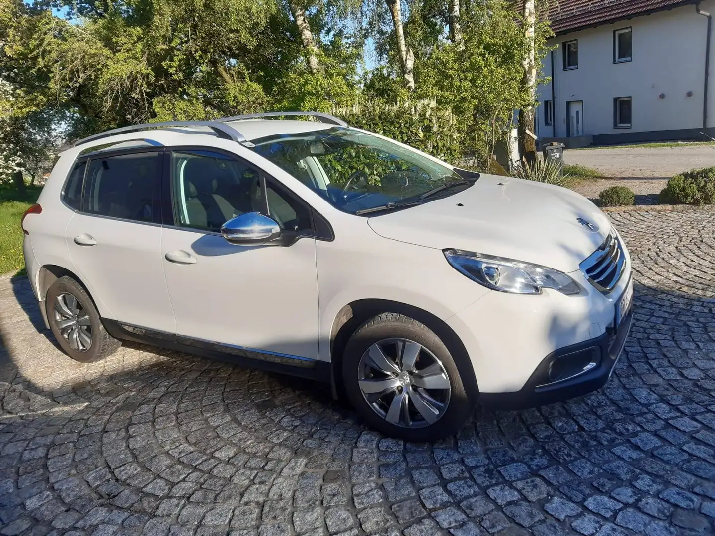 Peugeot 2008 2008 1,6 e-HDi 92 FAP Allure Allure Weiß - 2