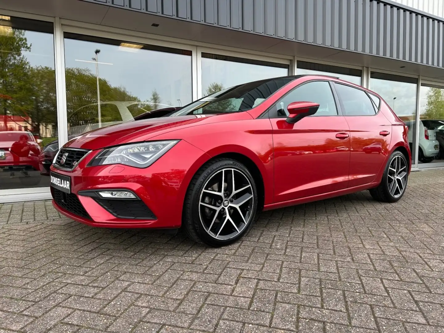 SEAT Leon 1.5 TSI FR Ultimate Edition Rouge - 1