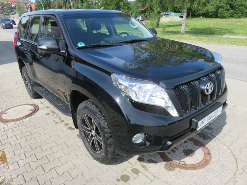 Toyota Land Cruiser — photo 4