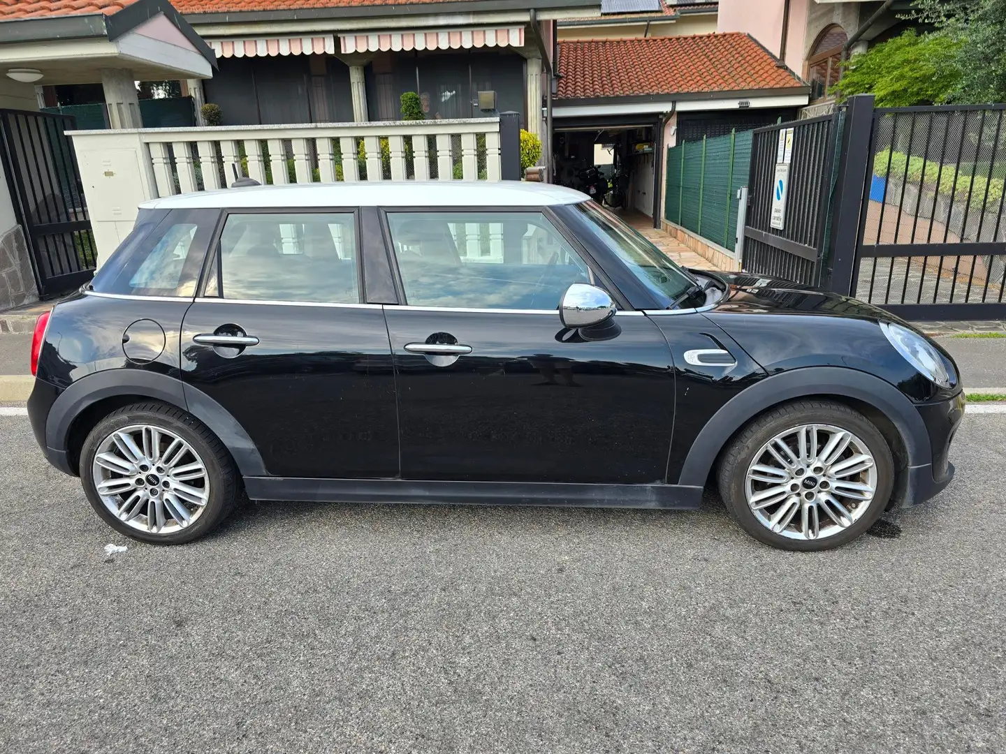 MINI Cooper D Mini IV F55-F56 2014 1.5 Business XL 5p auto Negro - 1