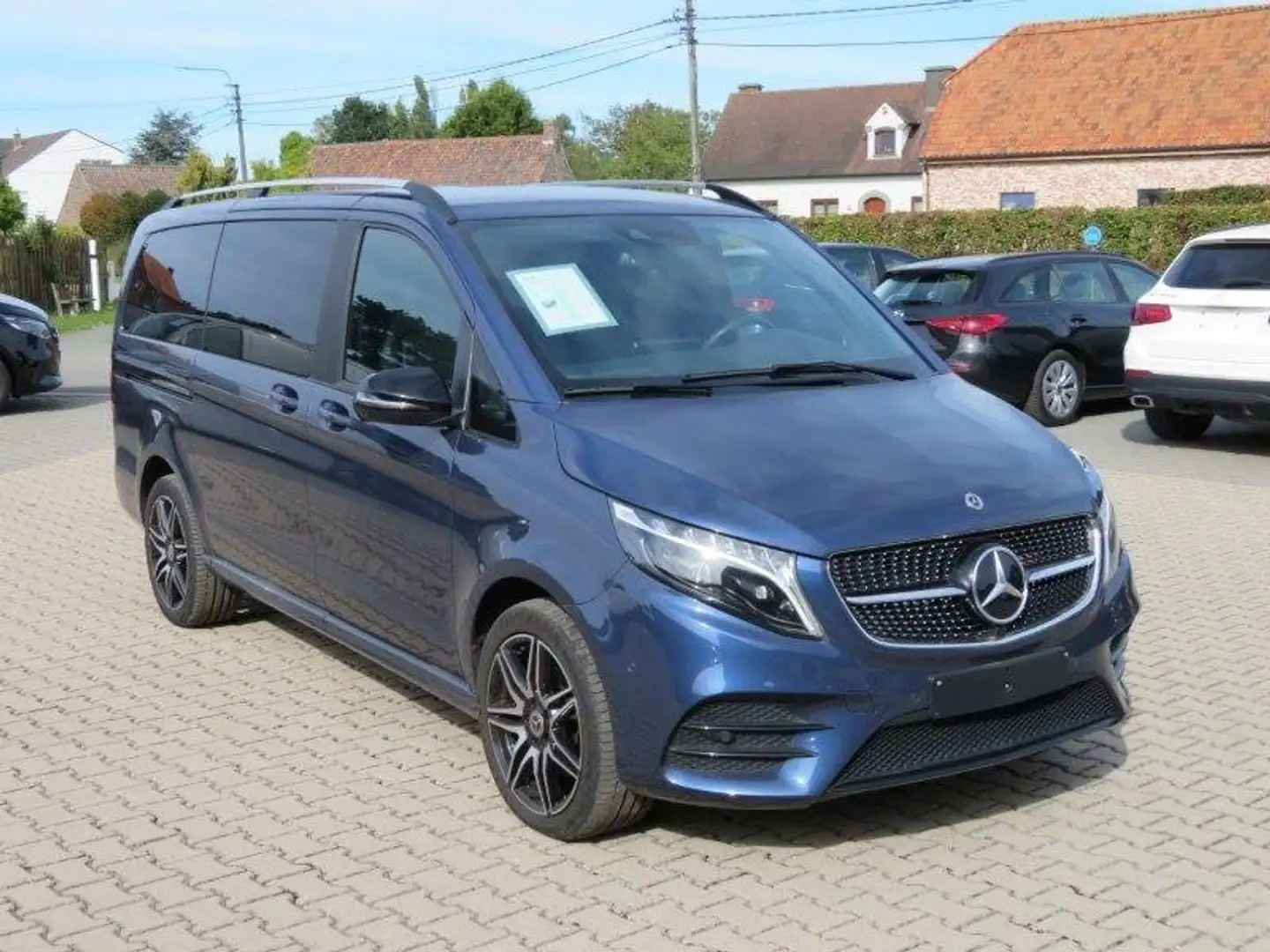 Mercedes-Benz V 220 d Amg-Pack 4x4 Lichte-Vracht 5pl Bleu - 2