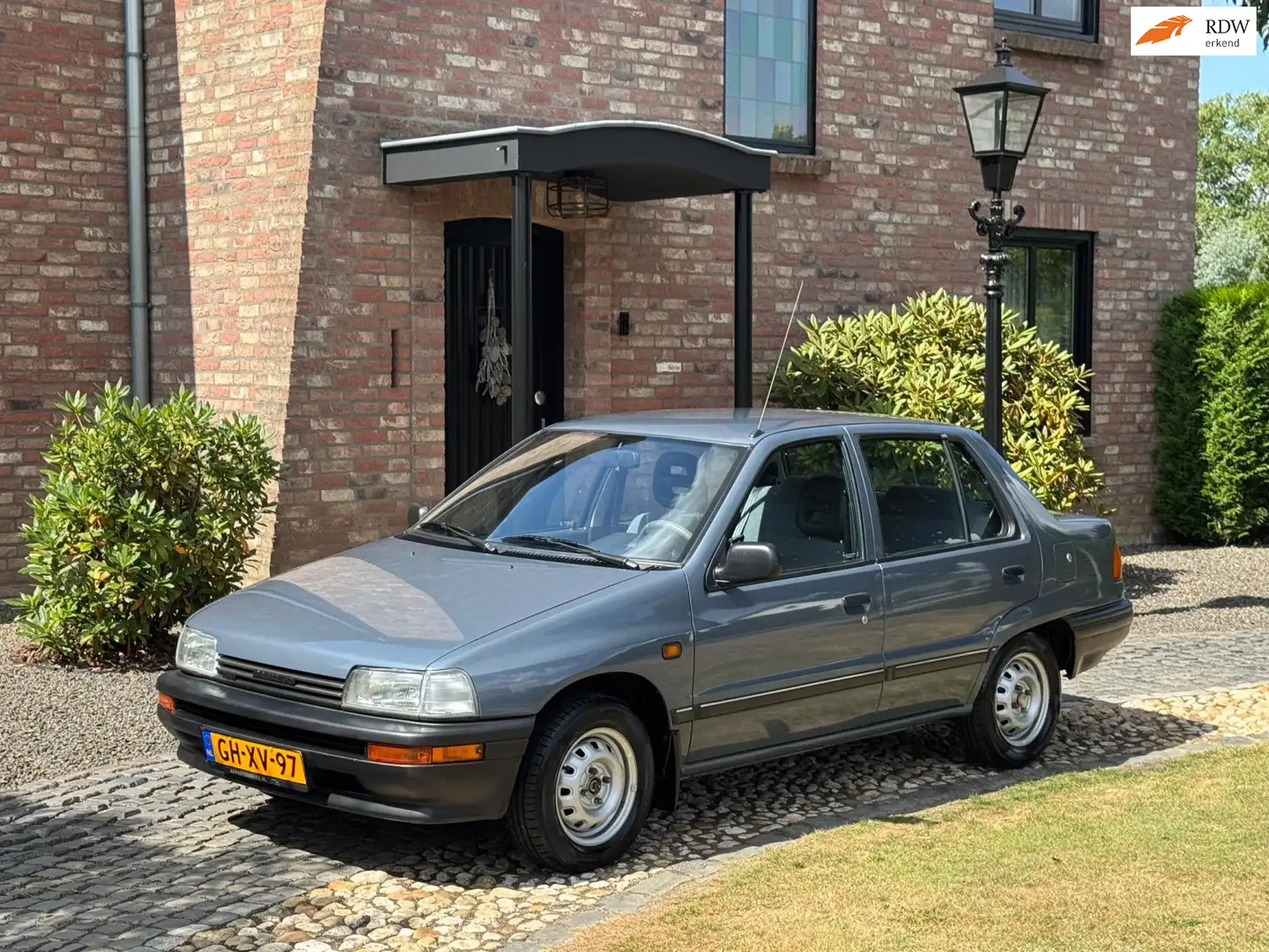 Daihatsu Charade 1.3i SG uniek 1e eigenaar! 74000km. Šedá - 1