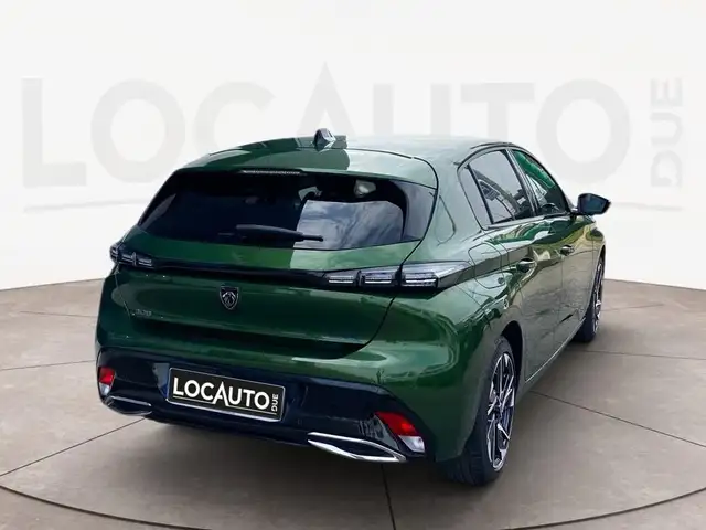 Peugeot 308 view 4