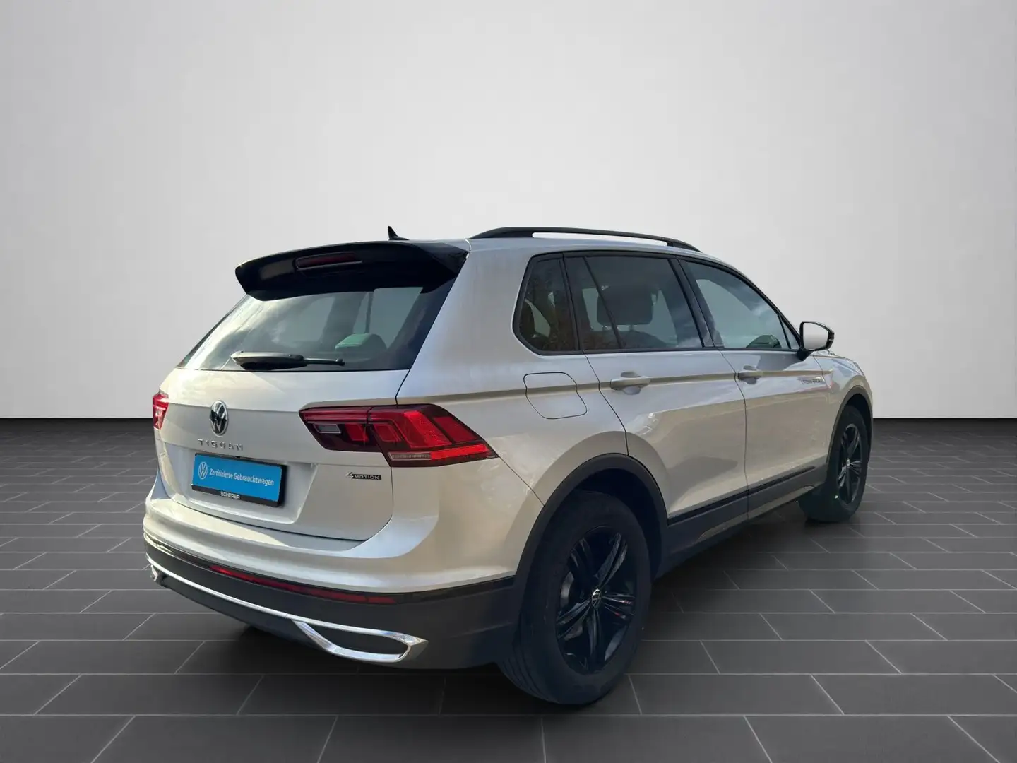 Volkswagen Tiguan 2.0 TDI DSG Urban Sport 4 Motion NAVI RFK Silber - 2