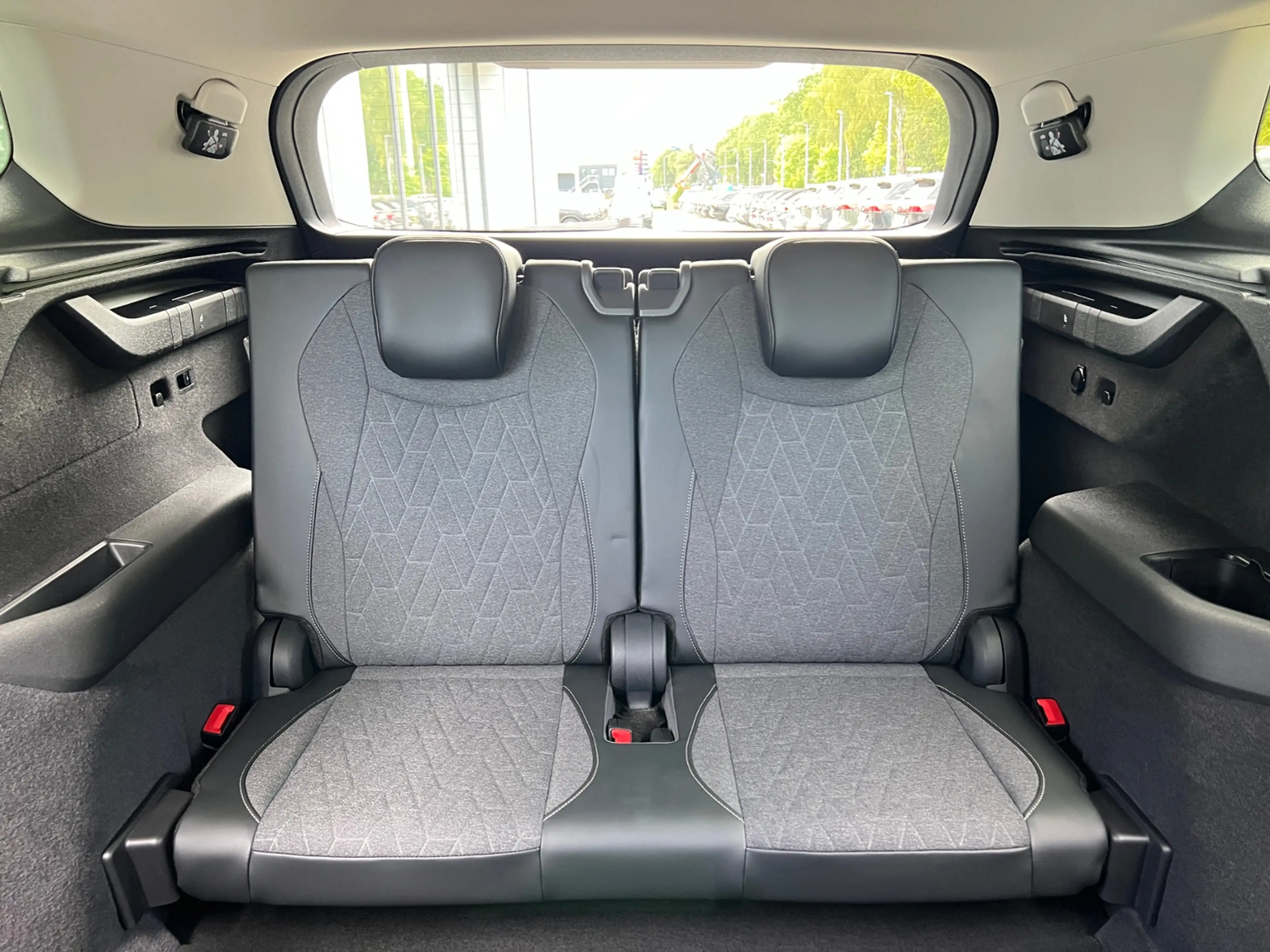 Volkswagen Tayron LIFE 1.5 eTSI DSG *AHK, 7-Sitzer, LED, ACC, Kamer — photo 11