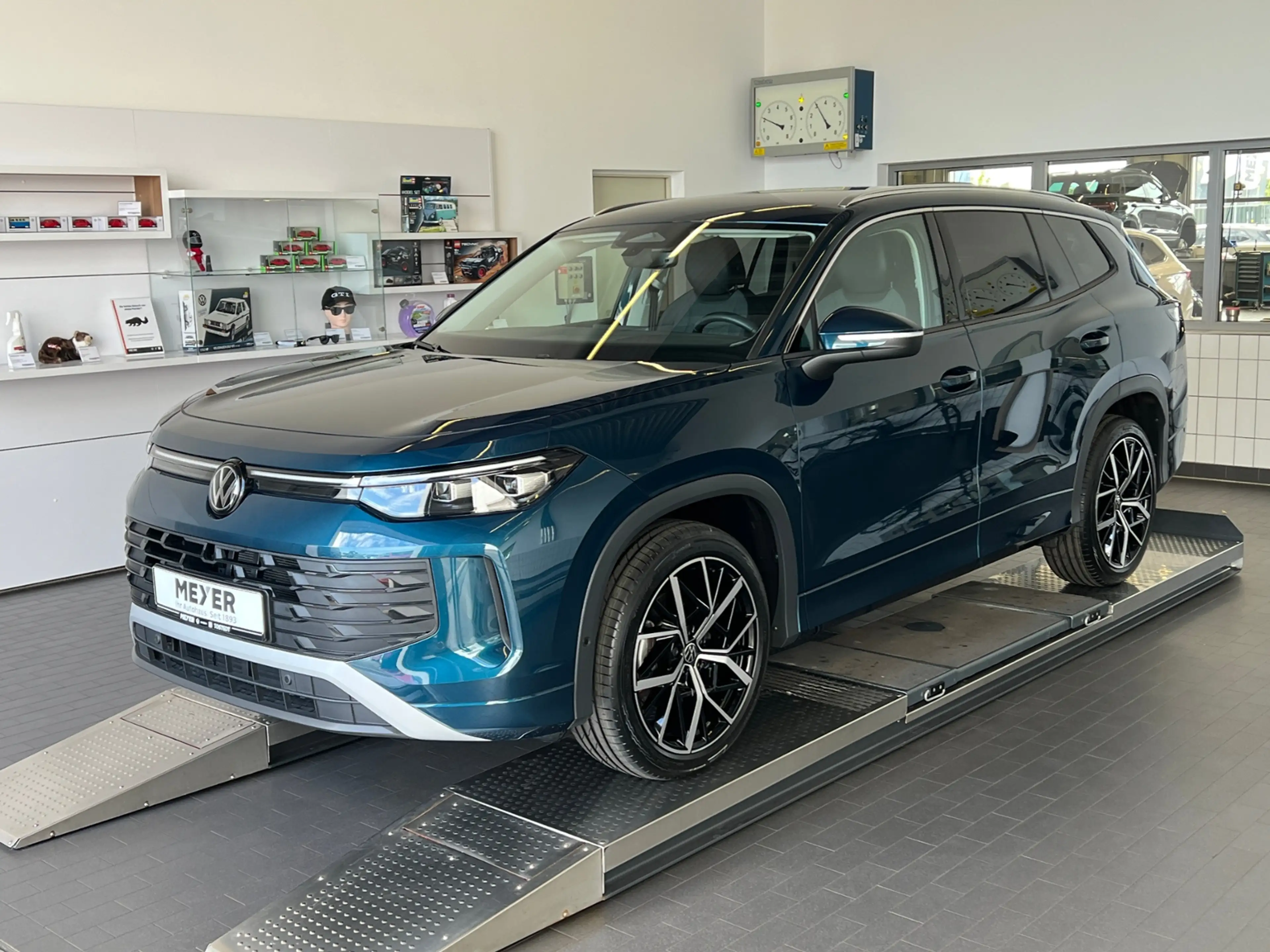 Volkswagen Tayron LIFE 1.5 eTSI DSG *AHK, 7-Sitzer, LED, ACC, Kamer — photo 2