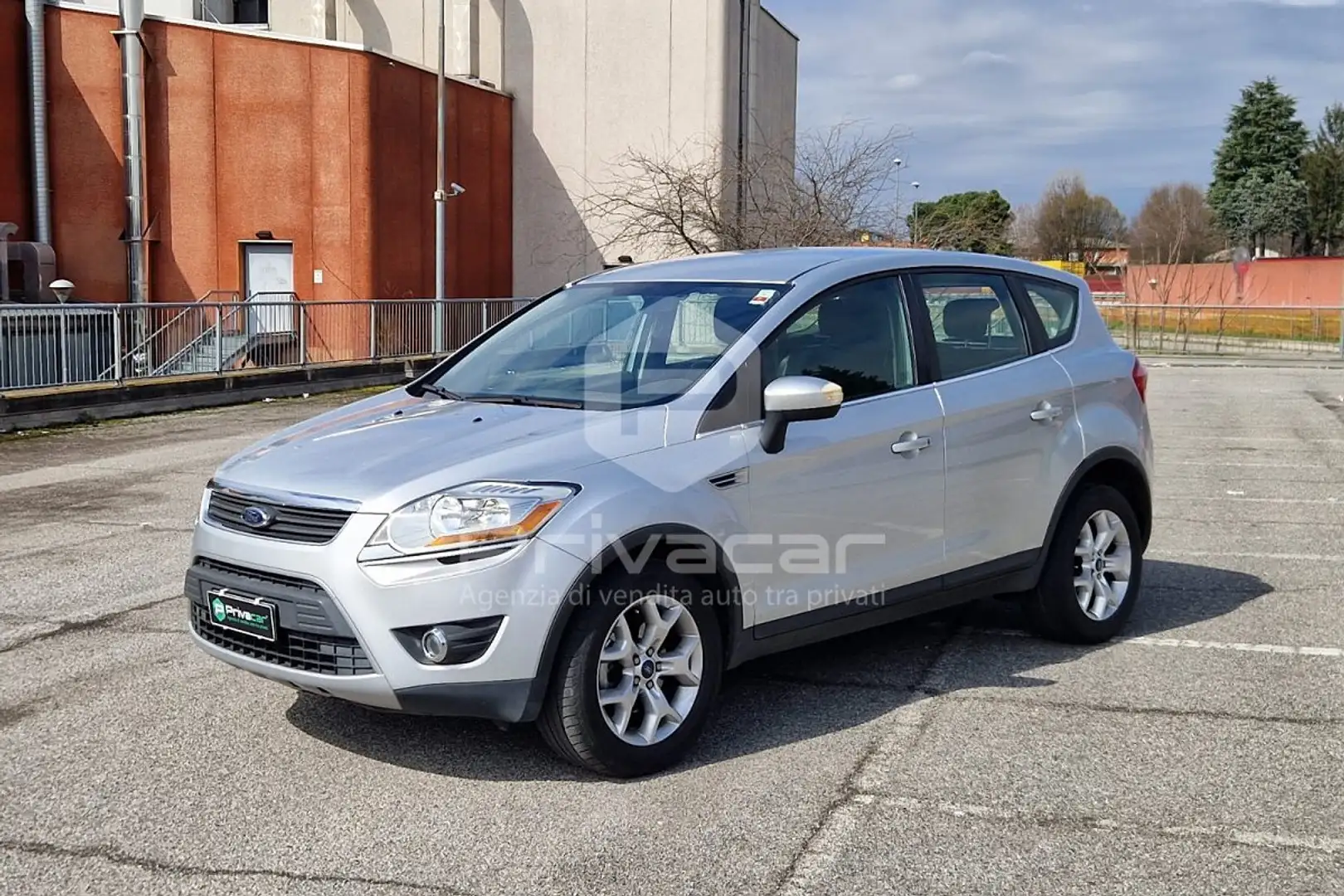 Ford Kuga Kuga City 2.0 TDCi 140 CV 2WD DPF Argintiu - 1