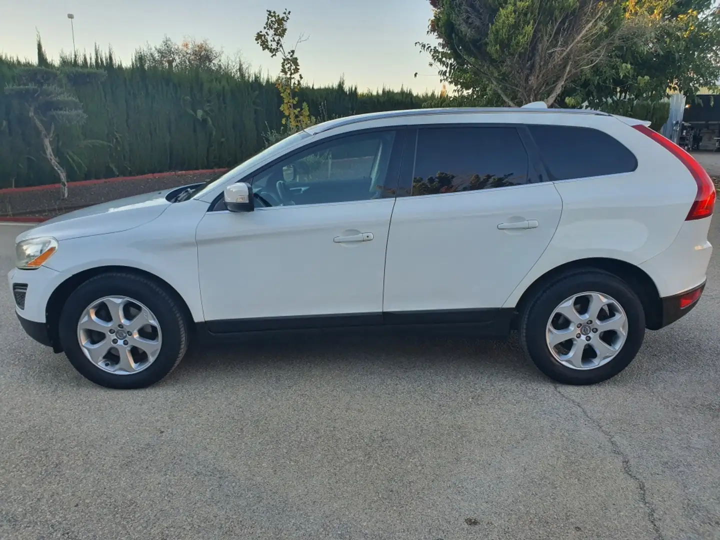 Volvo XC60 D3 Summum Aut. Blanco - 2