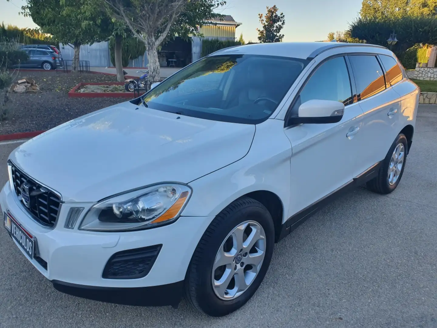 Volvo XC60 D3 Summum Aut. Blanco - 1