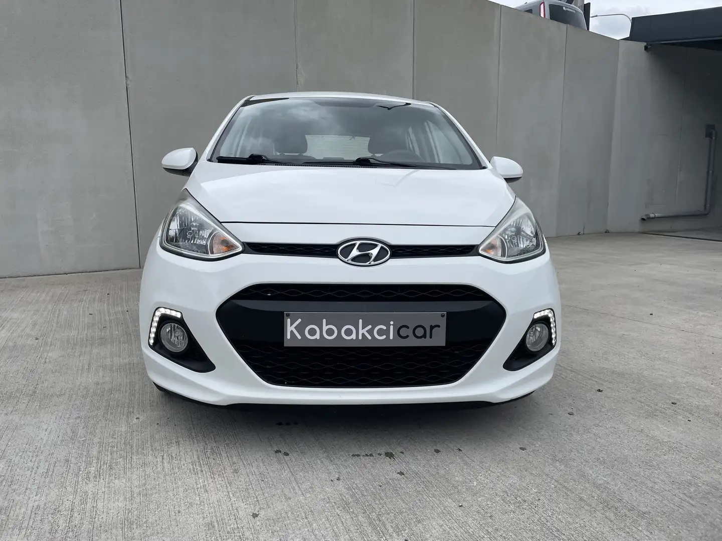 Hyundai i10 1.0i Cool/CLIMATISATION/TRES BON ETAT/IDEAL JEUNES Wit - 2