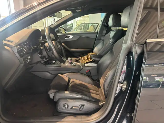 Audi A5 view 9