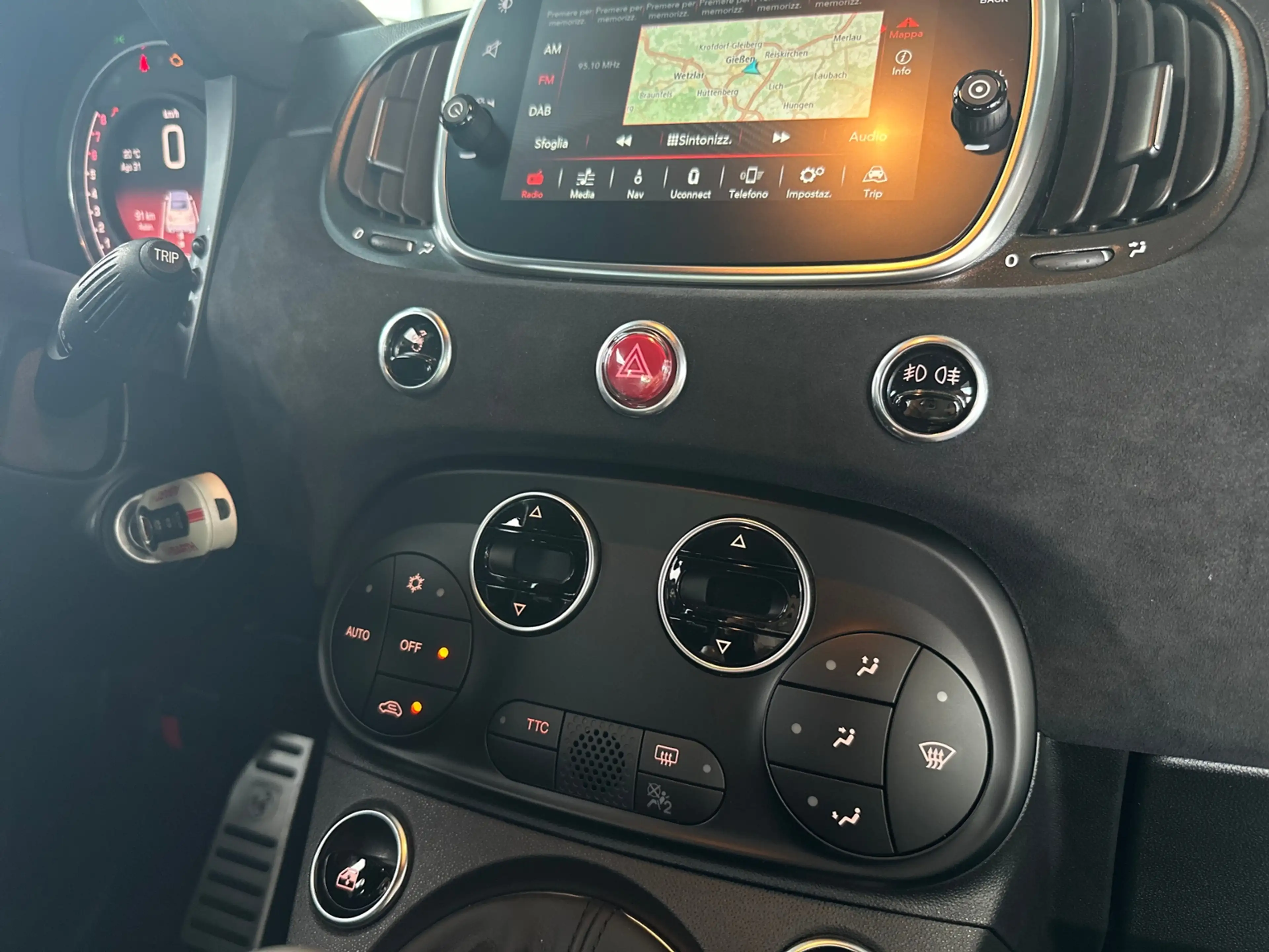 Abarth 595C Competizione KLIMA NAV DAB PDC ALU — photo 15