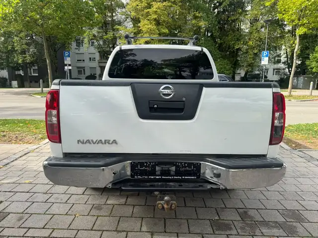 Nissan Navara view 4