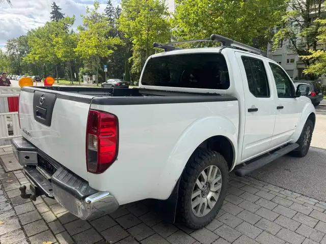 Nissan Navara view 5