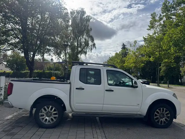 Nissan Navara view 6