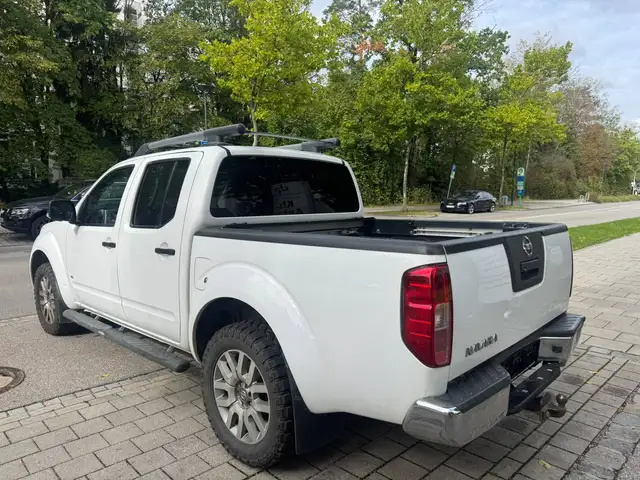 Nissan Navara view 3