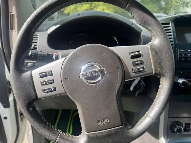 Nissan Navara view 12