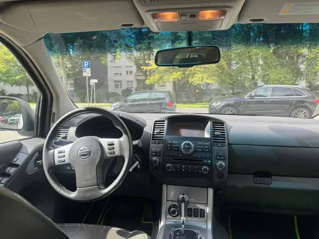 Nissan Navara view 13
