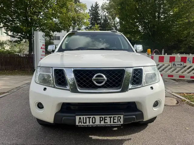 Nissan Navara view 8