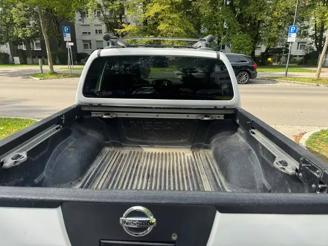 Nissan Navara view 9