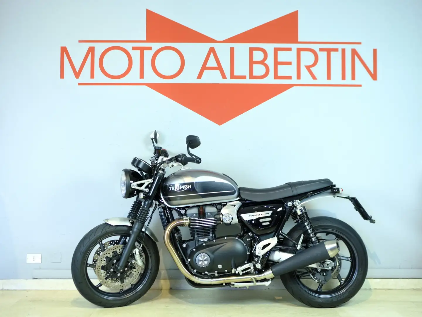 Triumph Speed Twin 1200 Grigio - 2