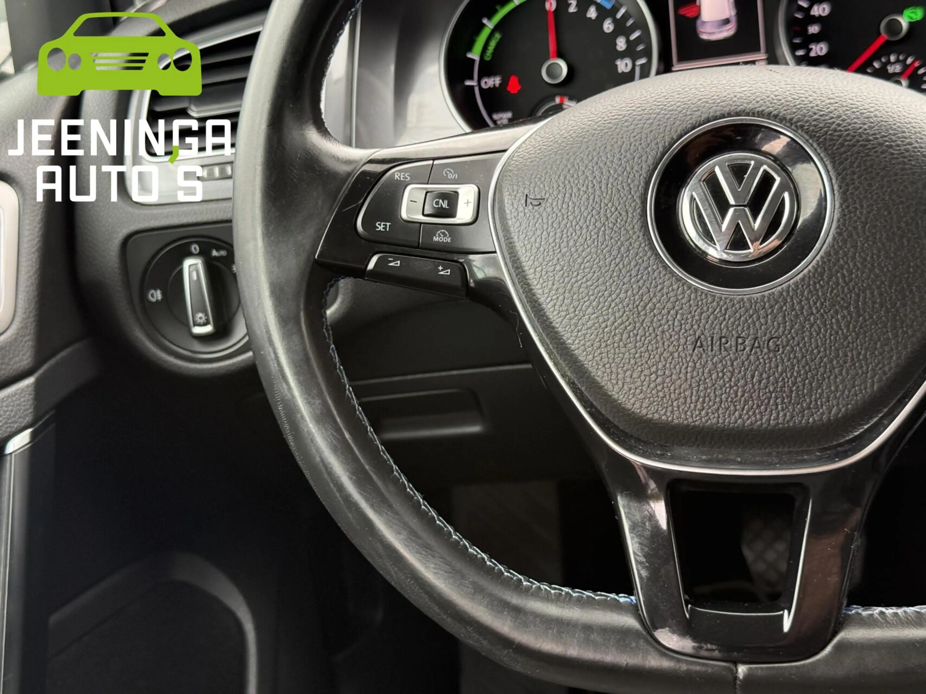 Volkswagen e-Golf e-Golf|PDC v+a|Navi|Clima — photo 13