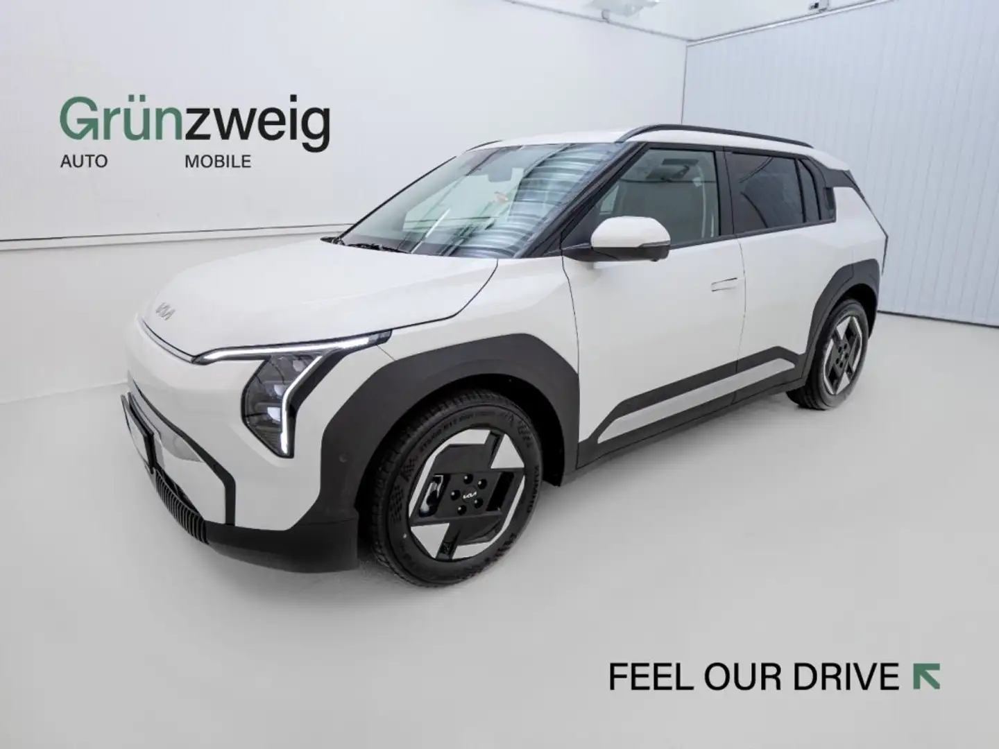 Kia EV3 /EARTH PLUS/81,4KWH/AT/FWD/204 Weiß - 1