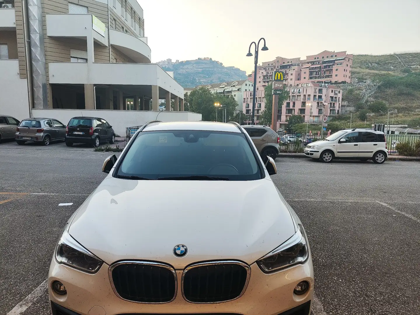BMW X1 sdrive18d Business auto my18 - 1