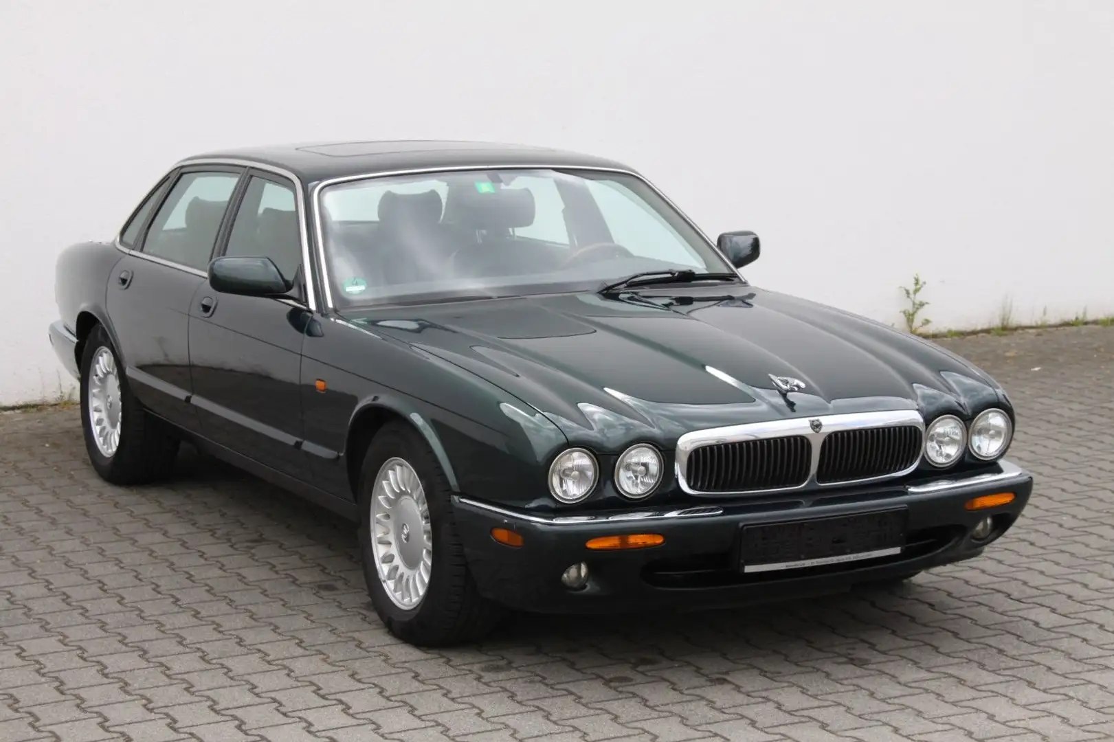 Jaguar XJ 3.2 Executive Kundenauftrag Vert - 2