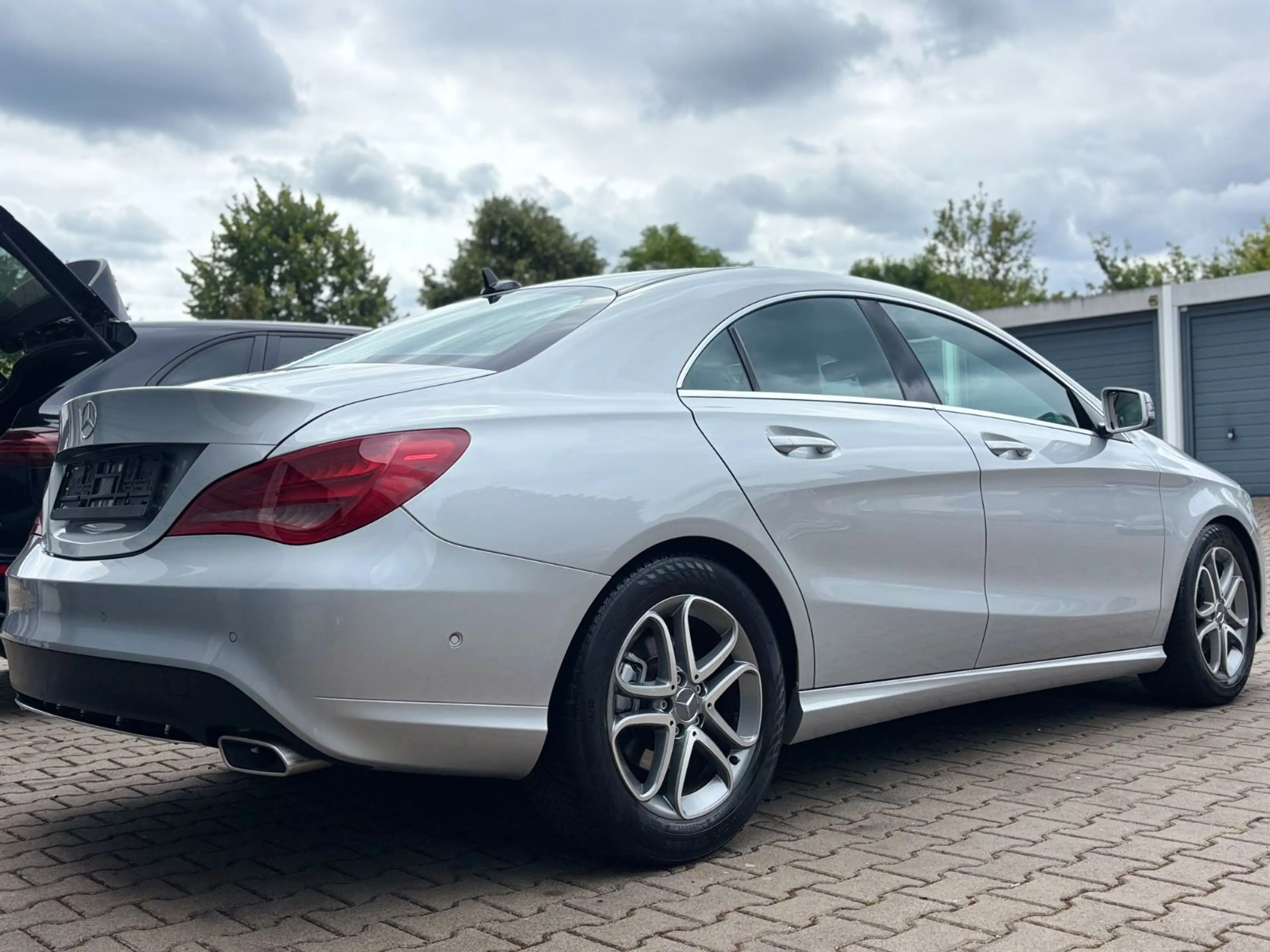 Mercedes-Benz CLA 200 *LEDER*AHK*AUTOM.*TÜV NEU*