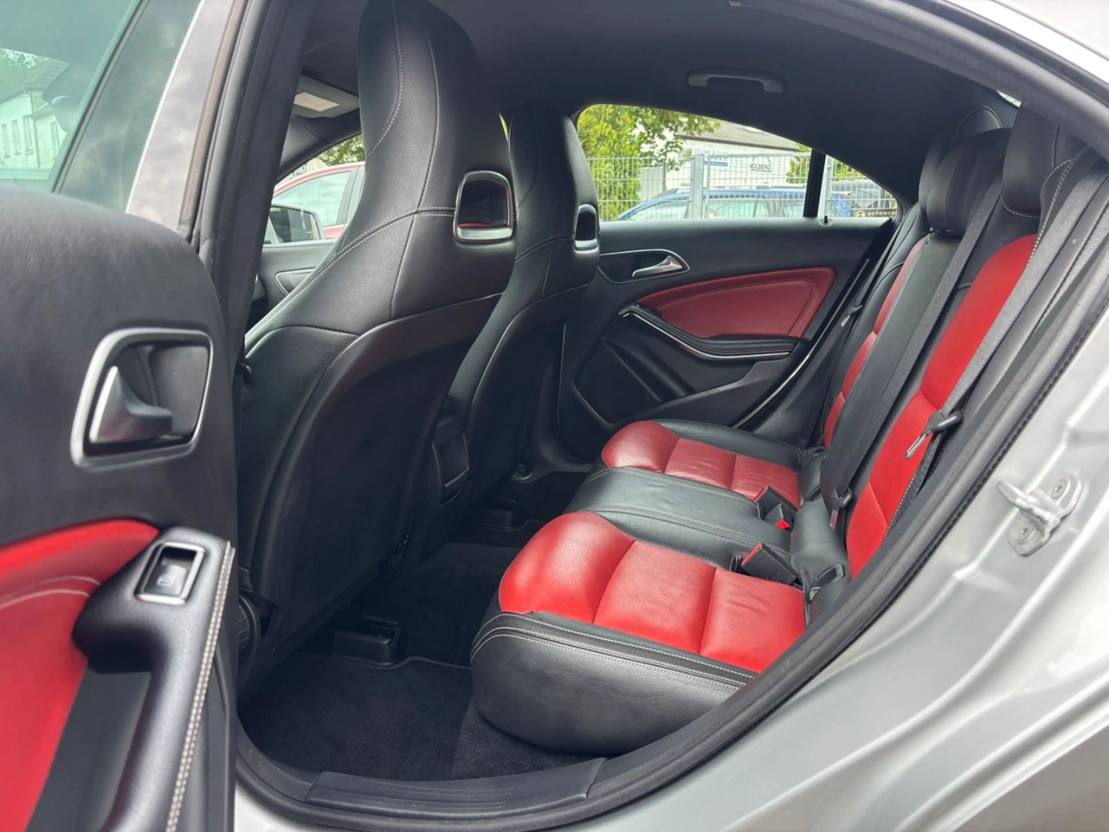 Mercedes-Benz CLA 200 *LEDER*AHK*AUTOM.*TÜV NEU* — photo 10