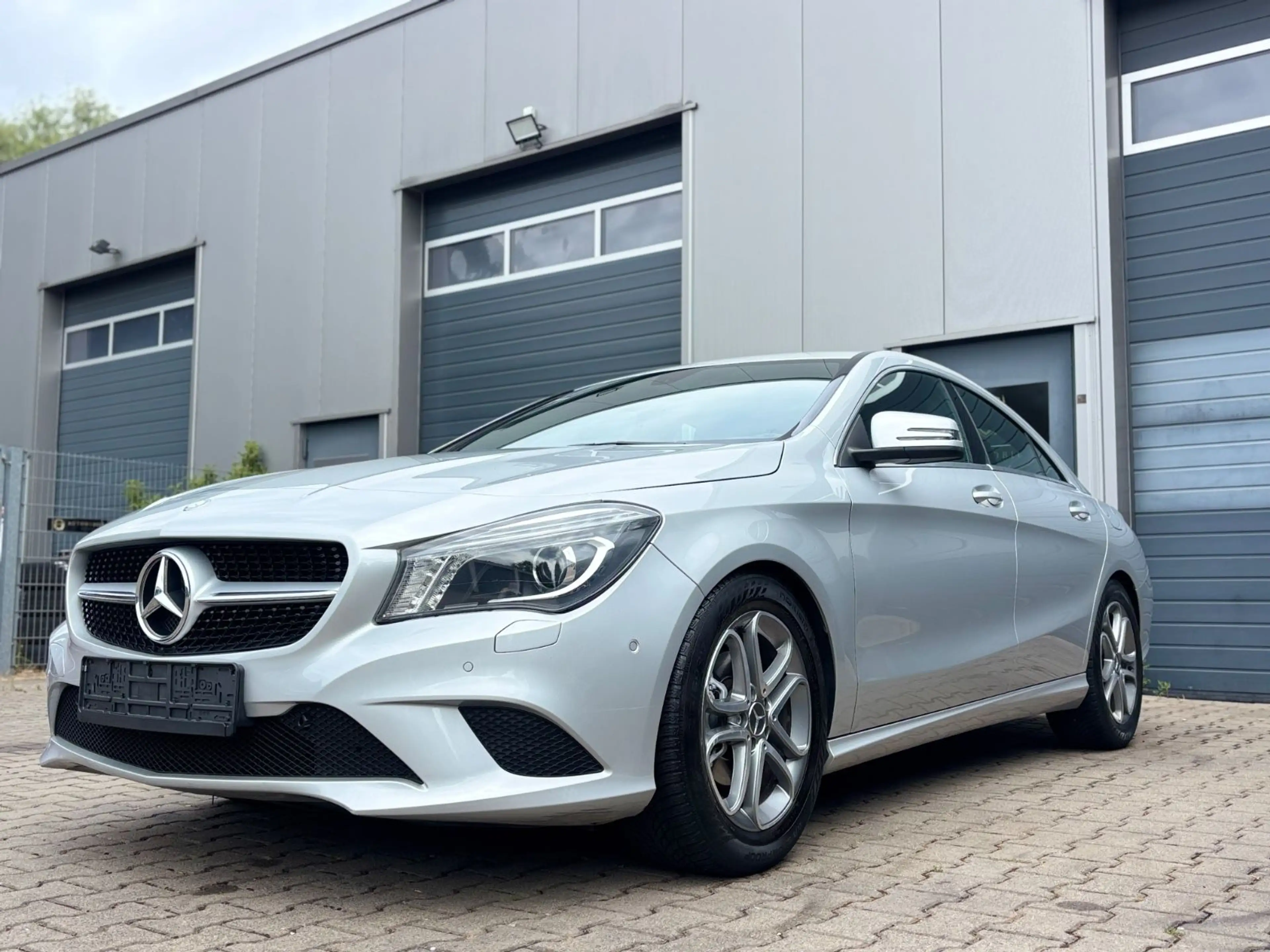 Mercedes-Benz CLA 200 *LEDER*AHK*AUTOM.*TÜV NEU* — photo 3