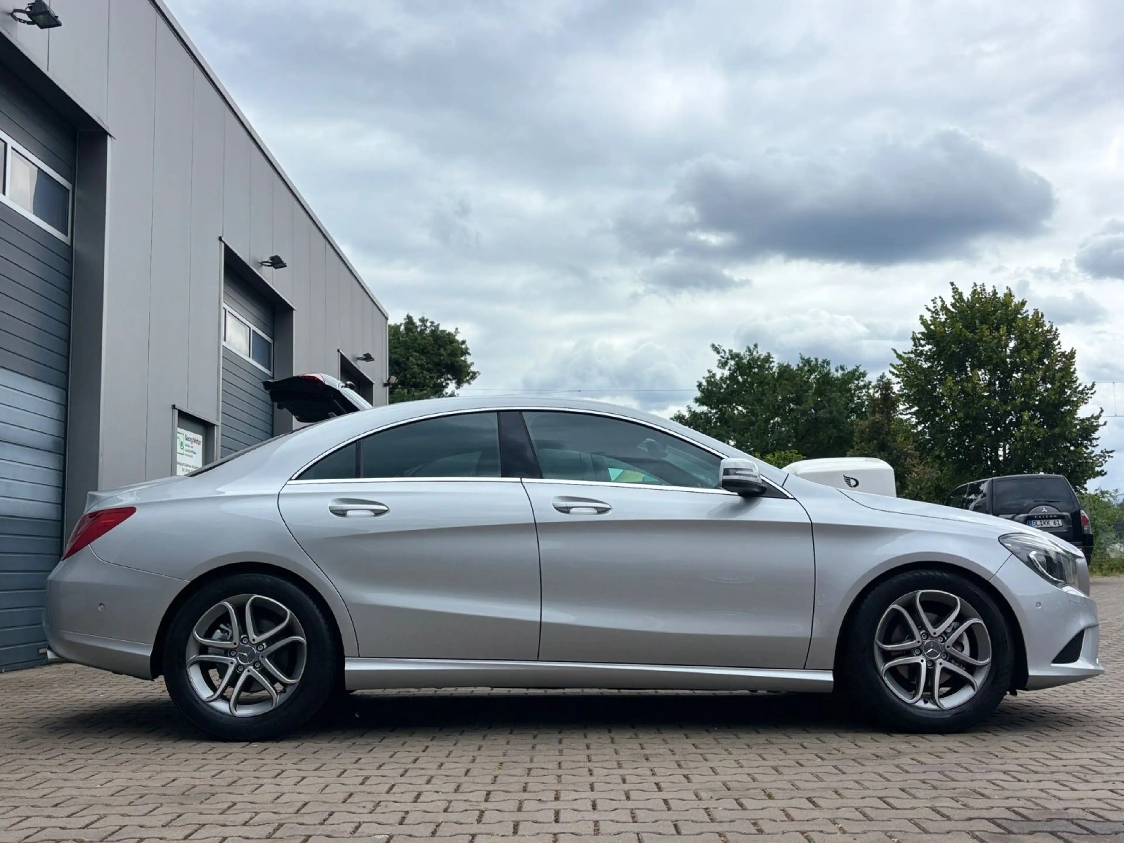 Mercedes-Benz CLA 200 *LEDER*AHK*AUTOM.*TÜV NEU* — photo 6