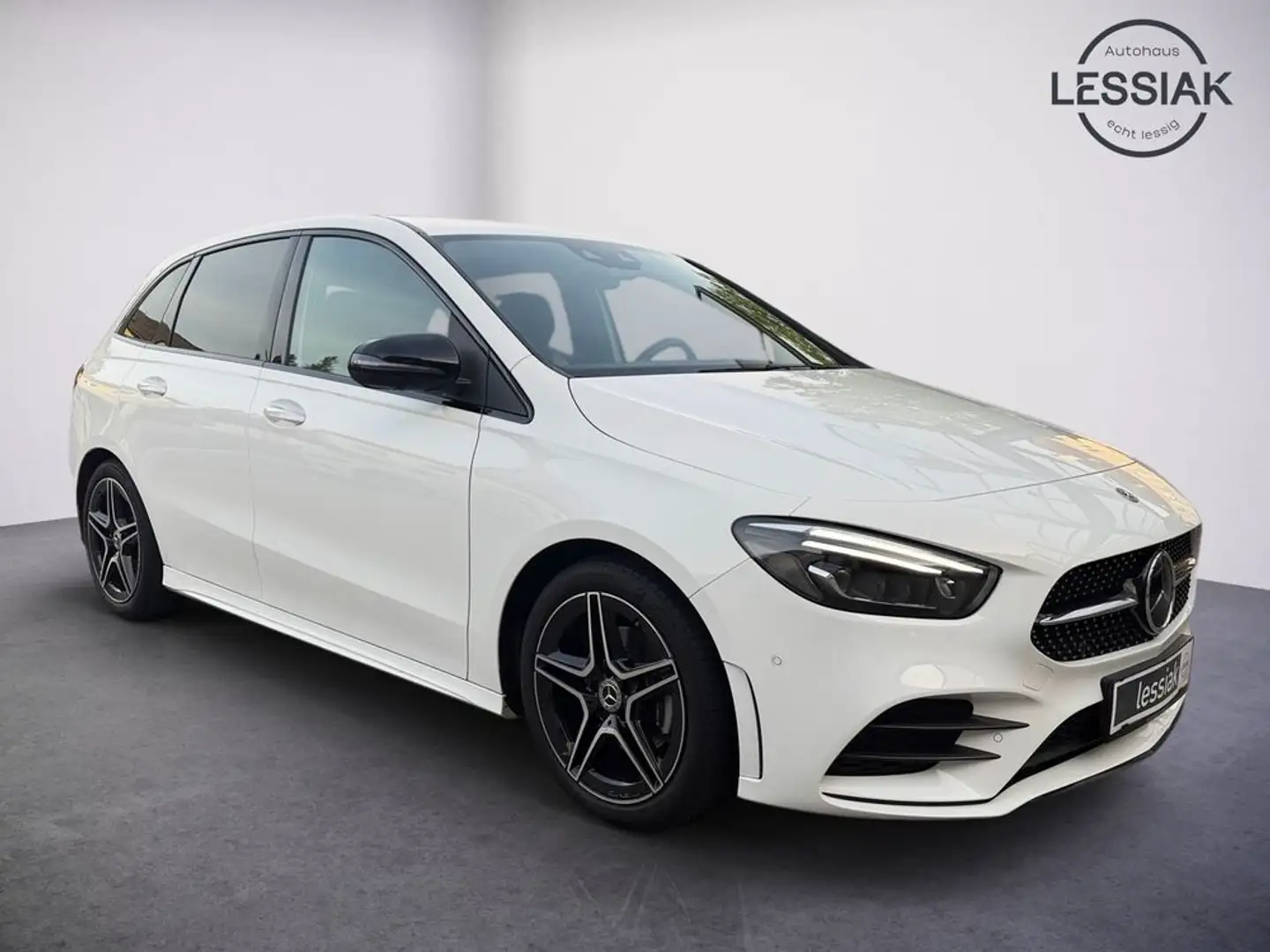 Mercedes-Benz B 200 d | AMG | AHV | Fahrass. | 360° | Leder Weiß - 2