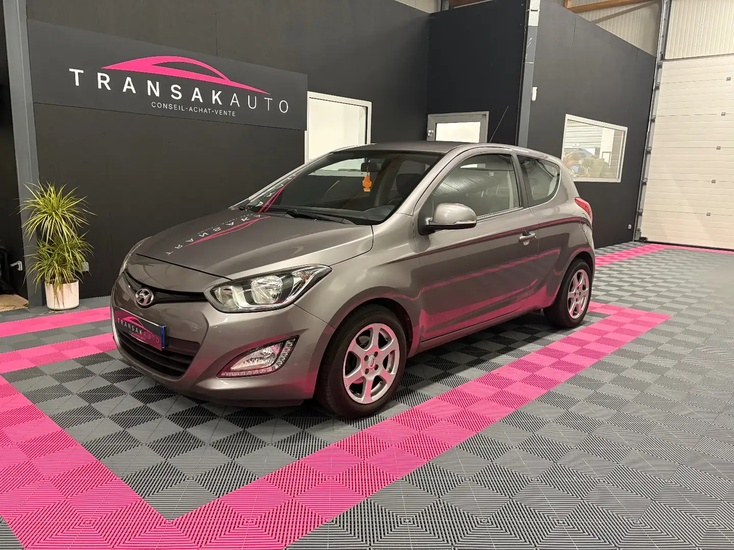 Hyundai i20 i20 1.4 CRDi 90 Pack Sensation Grau - 1
