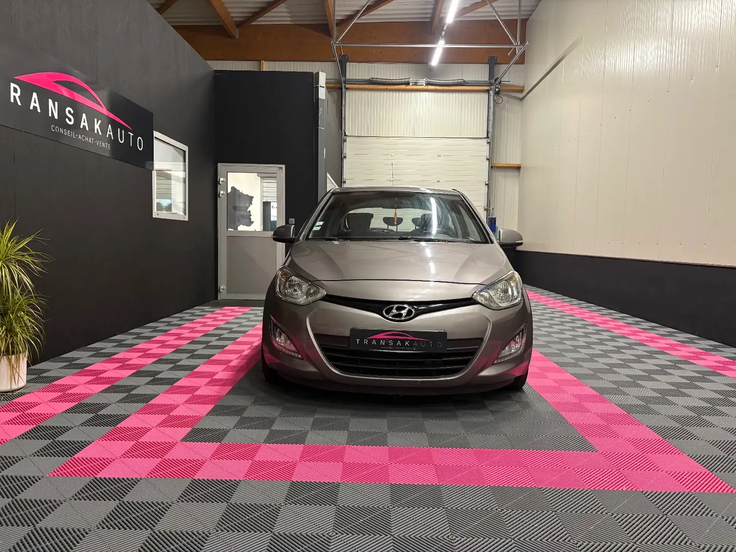 Hyundai i20 i20 1.4 CRDi 90 Pack Sensation Grau - 2