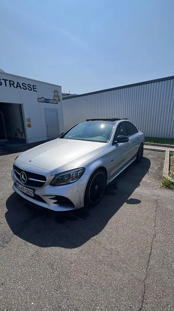 Mercedes-Benz C 300 e 4Matic 9G-TRONIC AMG Line - 2