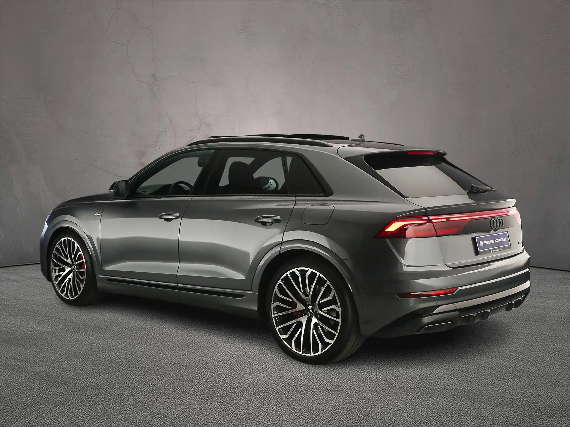아우디 Audi Q8 TFSI 2026 회색 사진 3