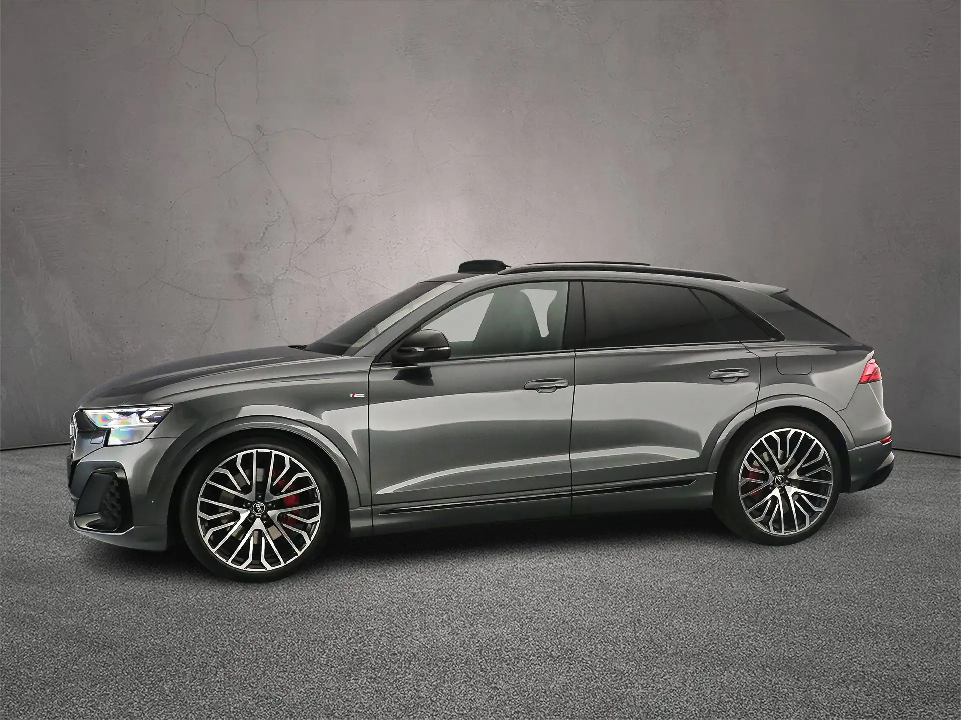아우디 Audi Q8 TFSI 2026 회색 사진 2