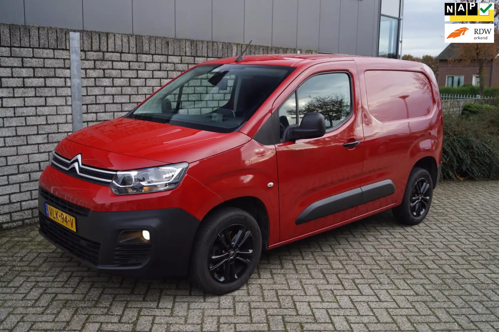 Citroen Berlingo 1.5 BlueHDI Driver 131 PK Autom Adaptieve Cruise N Rood - 1