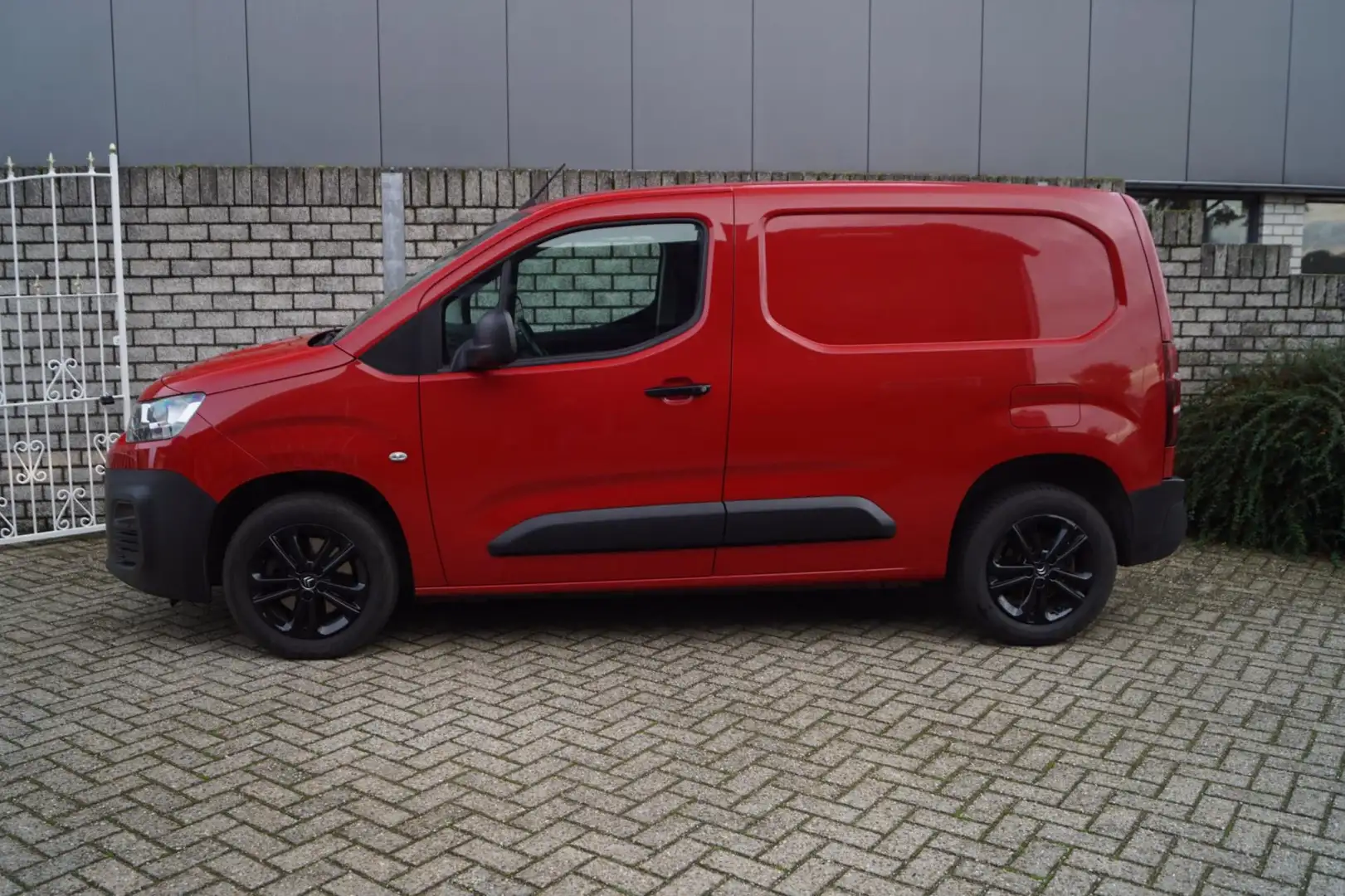 Citroen Berlingo 1.5 BlueHDI Driver 131 PK Autom Adaptieve Cruise N Rood - 2